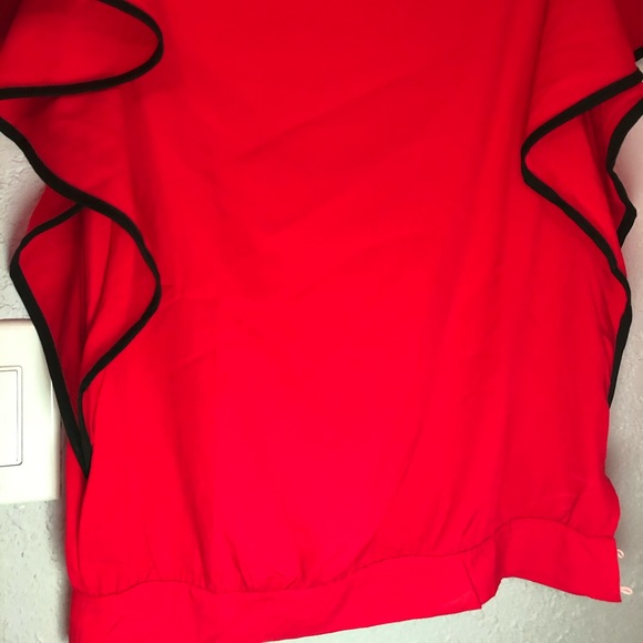 Flirty crop top blouse - Picture 5 of 6